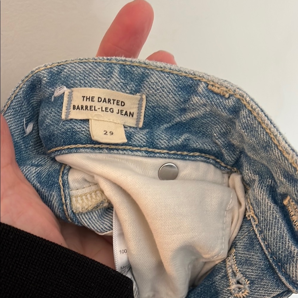 Madewell women’s Darted Button Front Barrel Leg Jean (frayed) - Picture 2 of 6